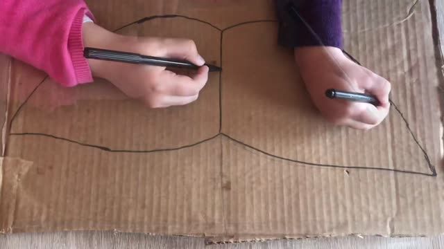 Si te bejme nje elefant prej letre per lojen: Hedhja e unazes